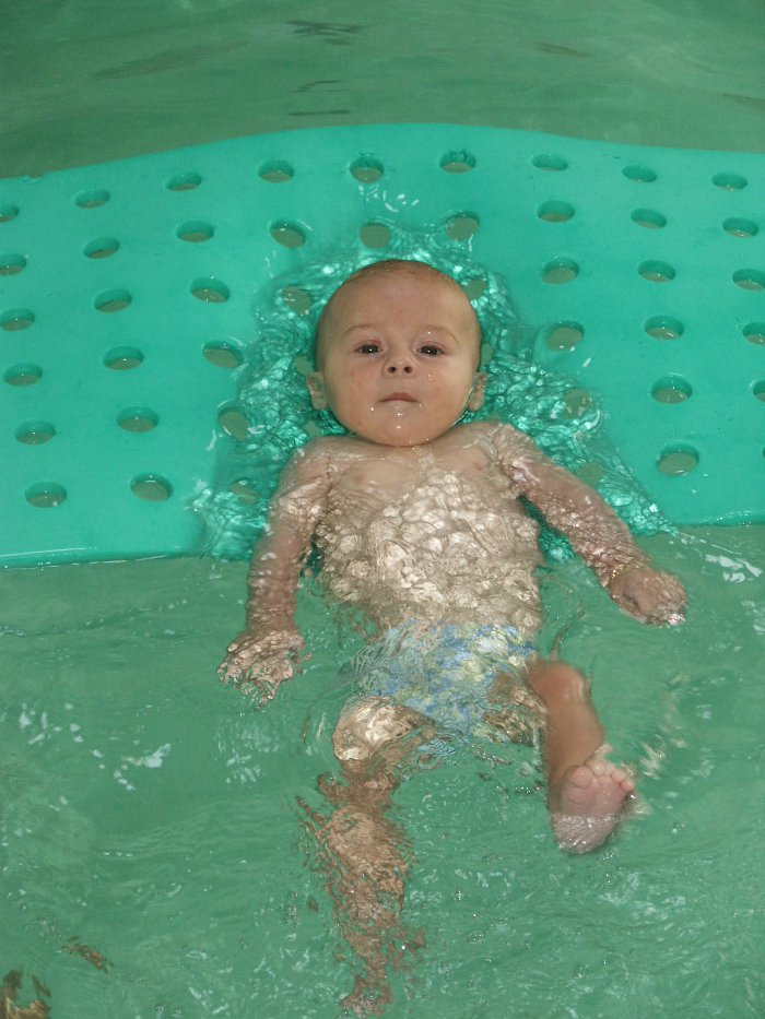 Bebes Nageurs Enfants Avec Parents Piscine Mental O Bebes Nageurs Enfants Avec Parents Piscine Mental O